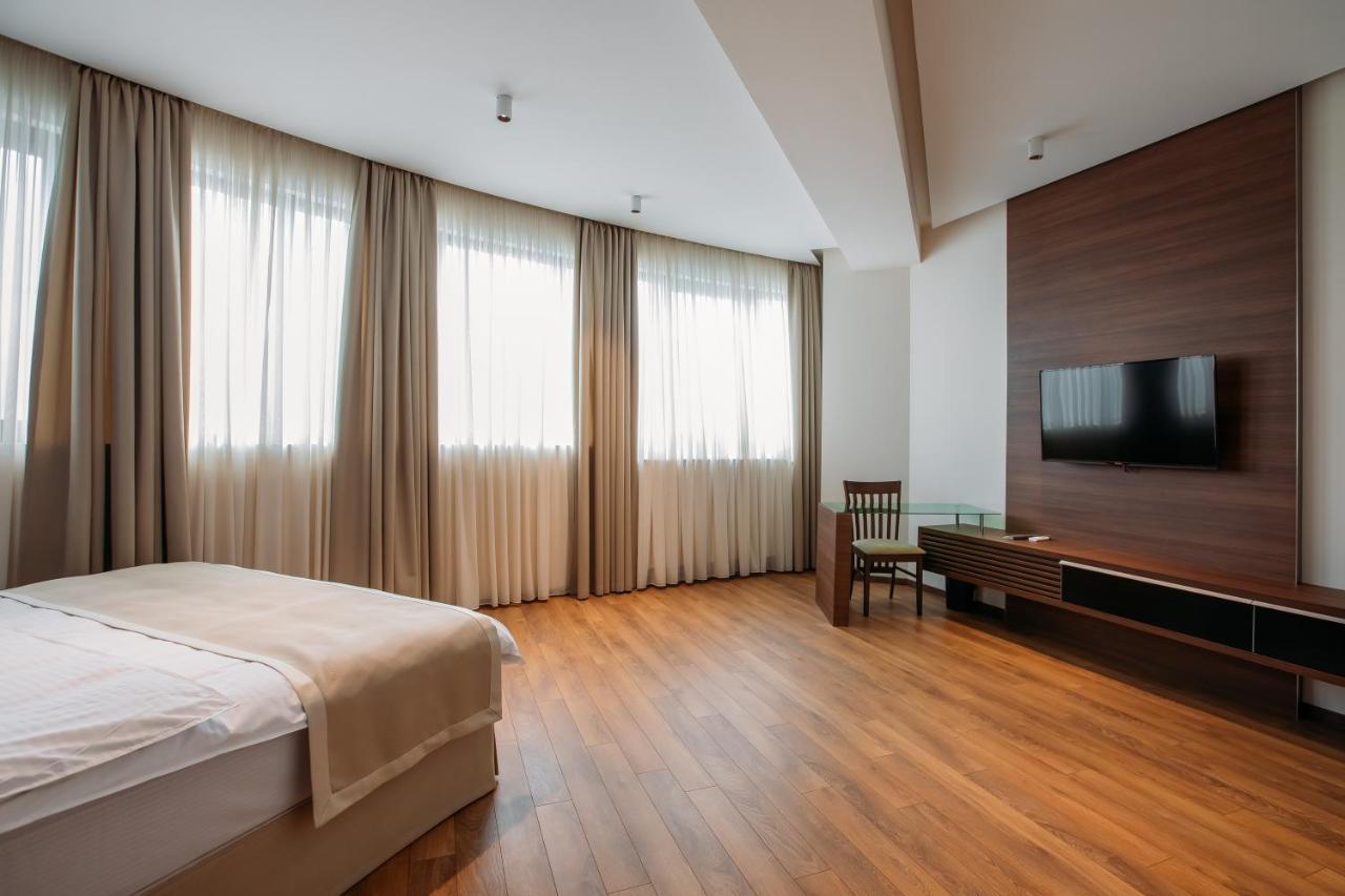 Hotel Parma ティビリシ エクステリア 写真