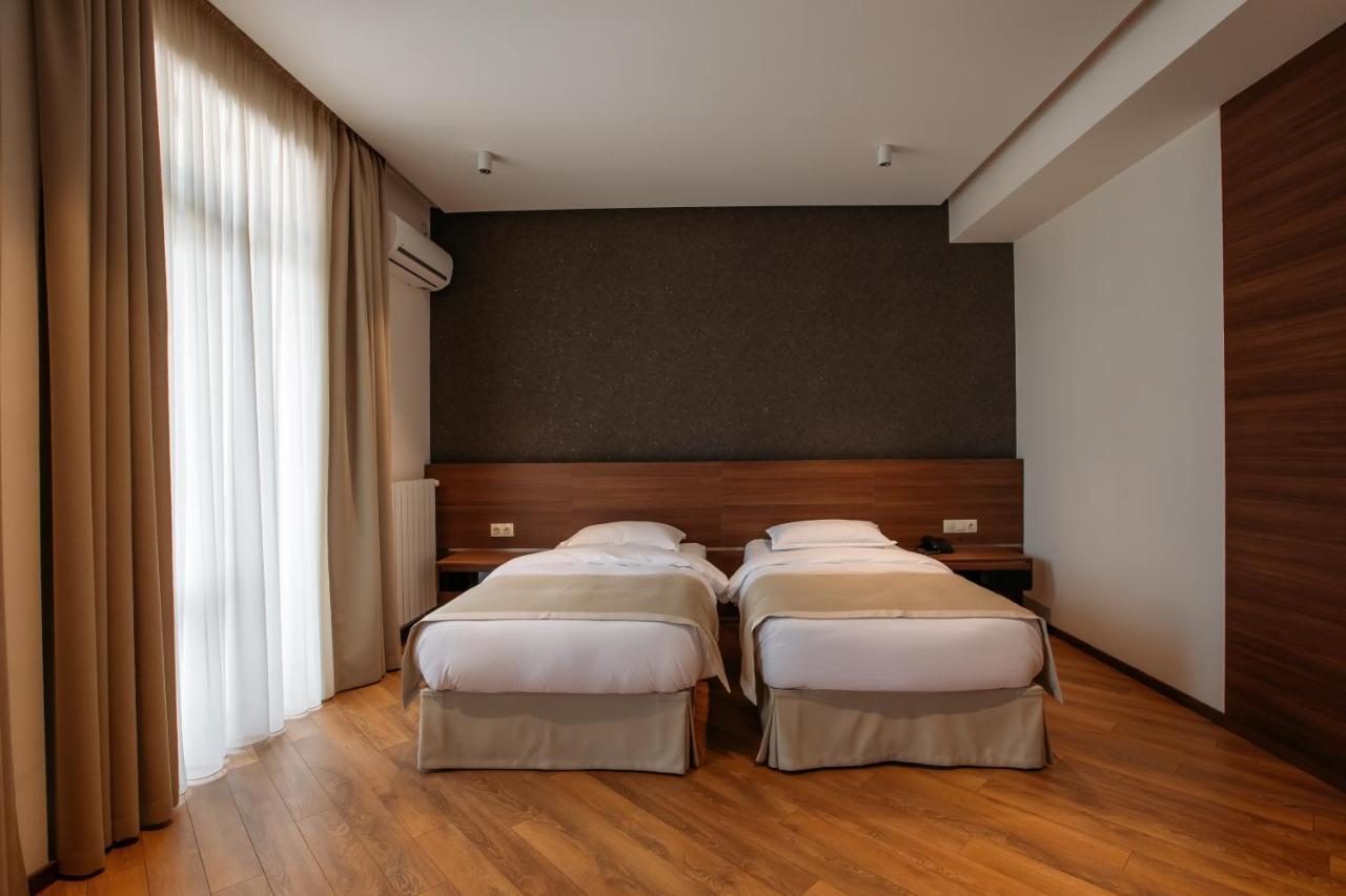Hotel Parma ティビリシ エクステリア 写真