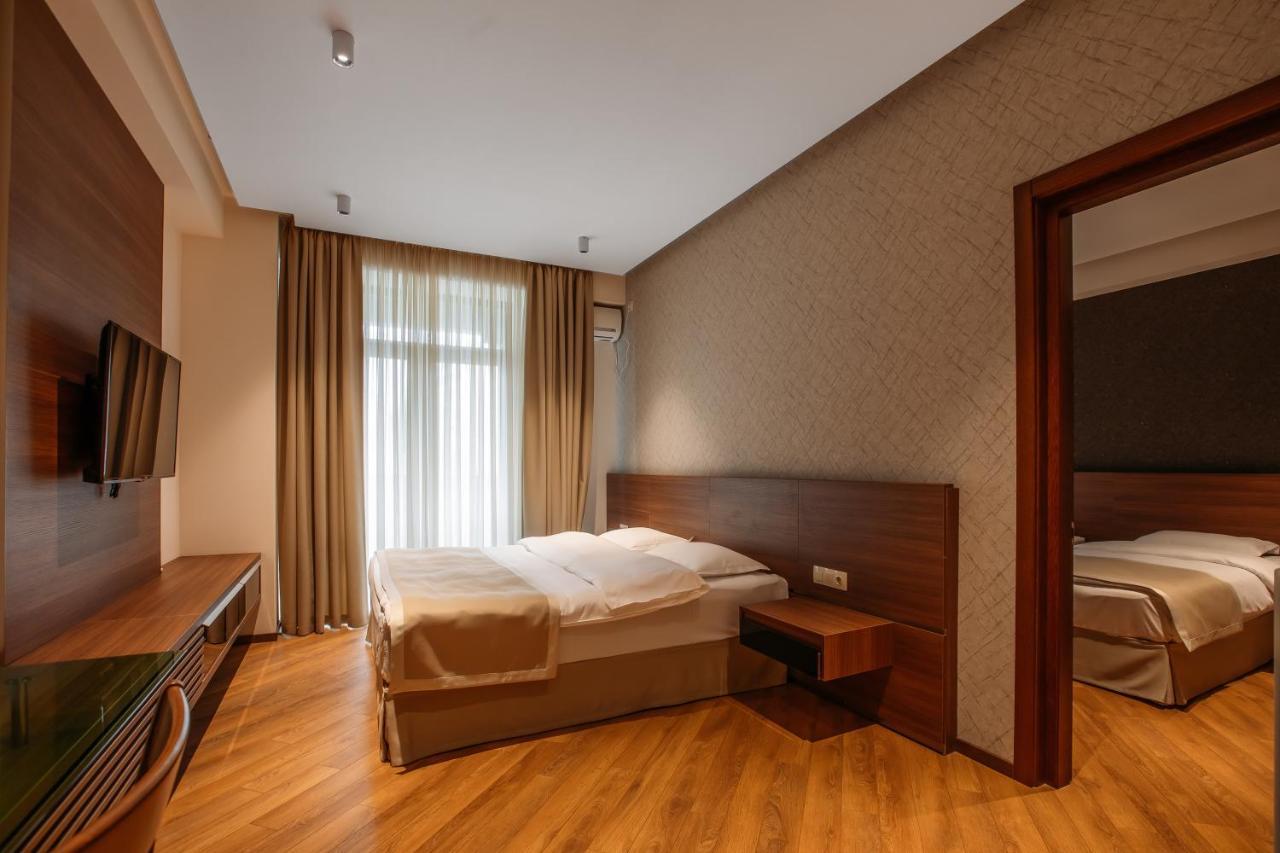 Hotel Parma ティビリシ エクステリア 写真
