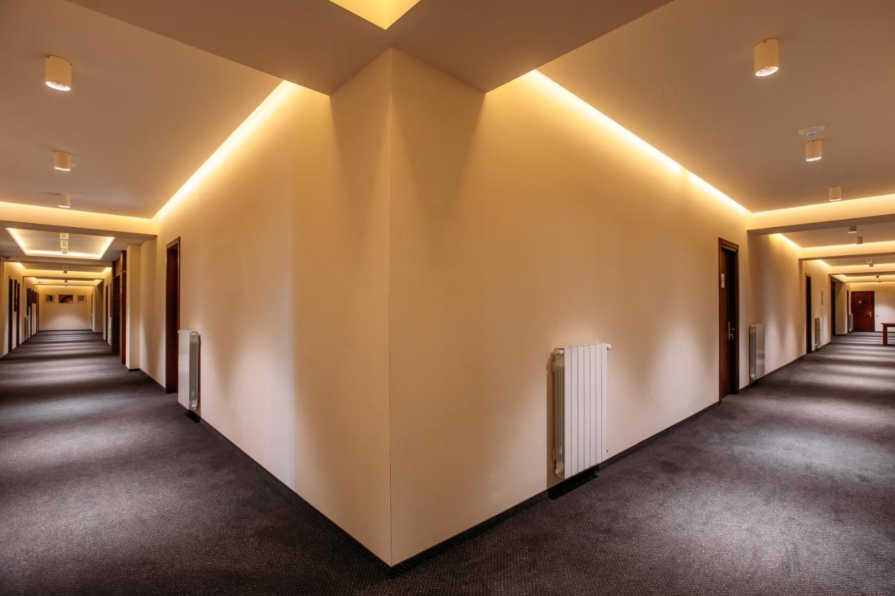 Hotel Parma ティビリシ エクステリア 写真