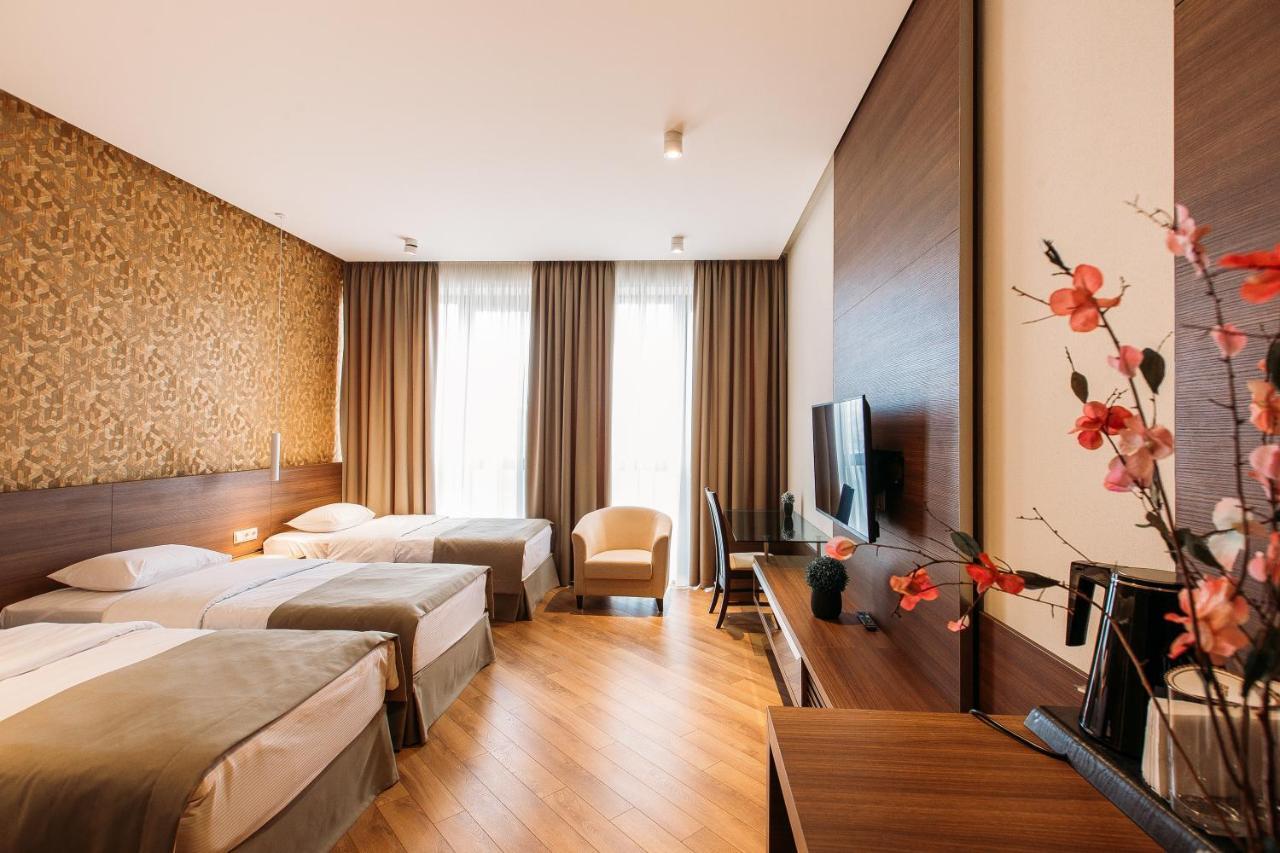 Hotel Parma ティビリシ エクステリア 写真